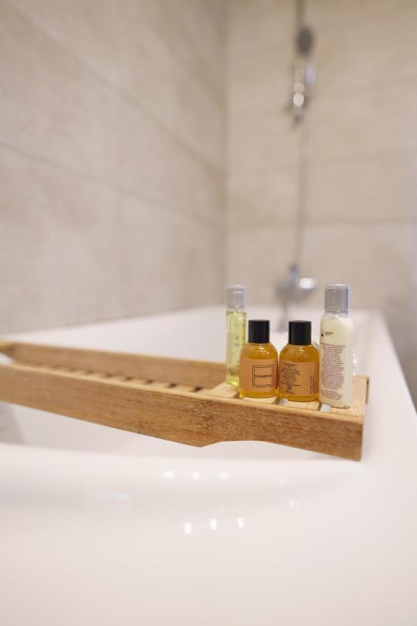 Ajuga Luxury Boutique B&B Qala Εξωτερικό φωτογραφία