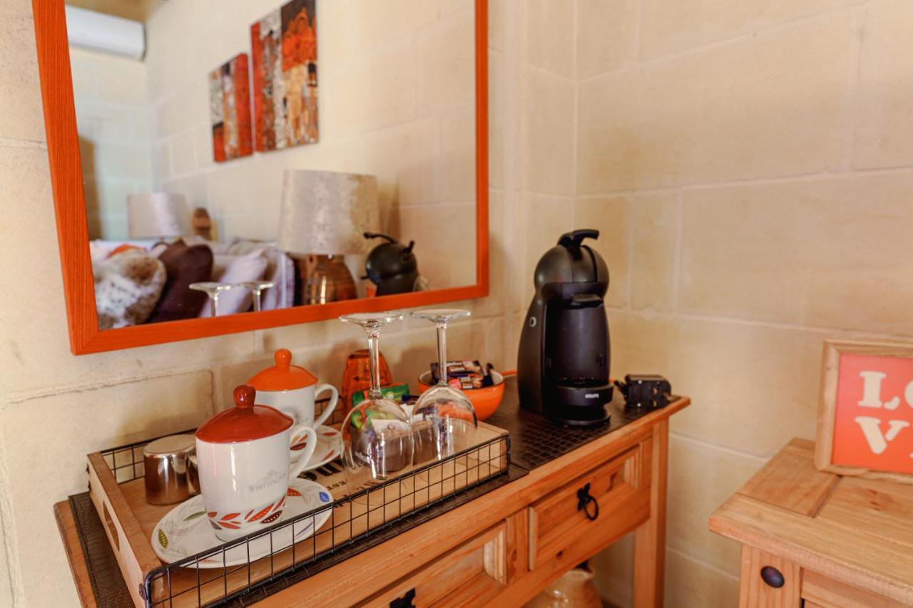 Ajuga Luxury Boutique B&B Qala Εξωτερικό φωτογραφία